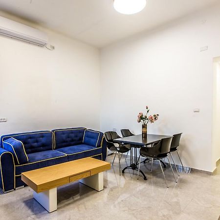 Sunset Beach Apartments Tel Aviv Esterno foto