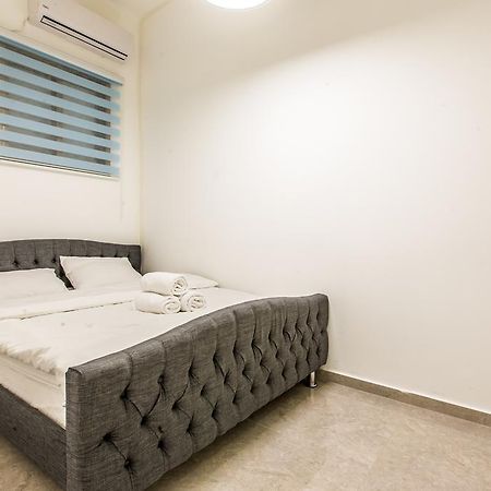 Sunset Beach Apartments Tel Aviv Esterno foto