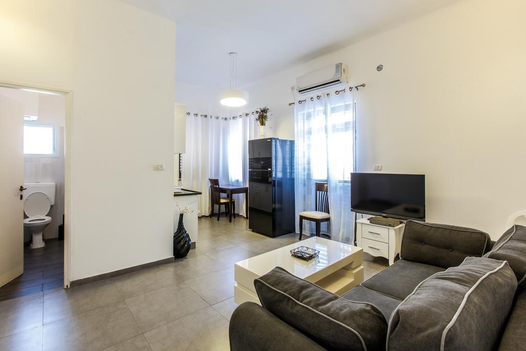 Sunset Beach Apartments Tel Aviv Esterno foto