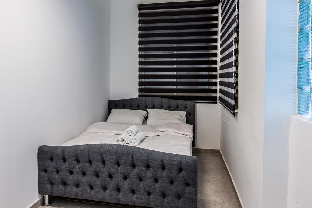 Sunset Beach Apartments Tel Aviv Esterno foto