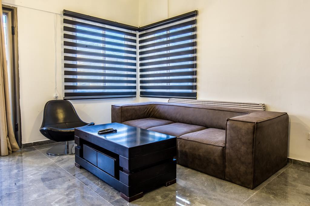 Sunset Beach Apartments Tel Aviv Esterno foto