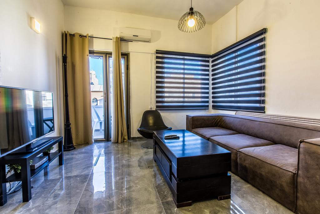 Sunset Beach Apartments Tel Aviv Esterno foto