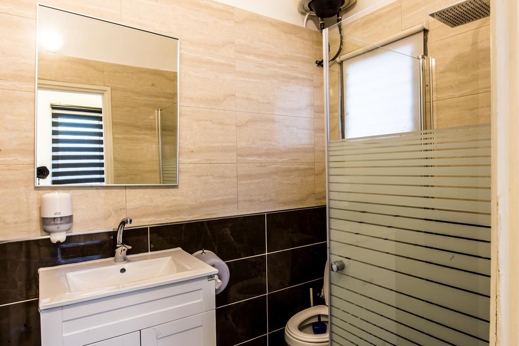 Sunset Beach Apartments Tel Aviv Esterno foto