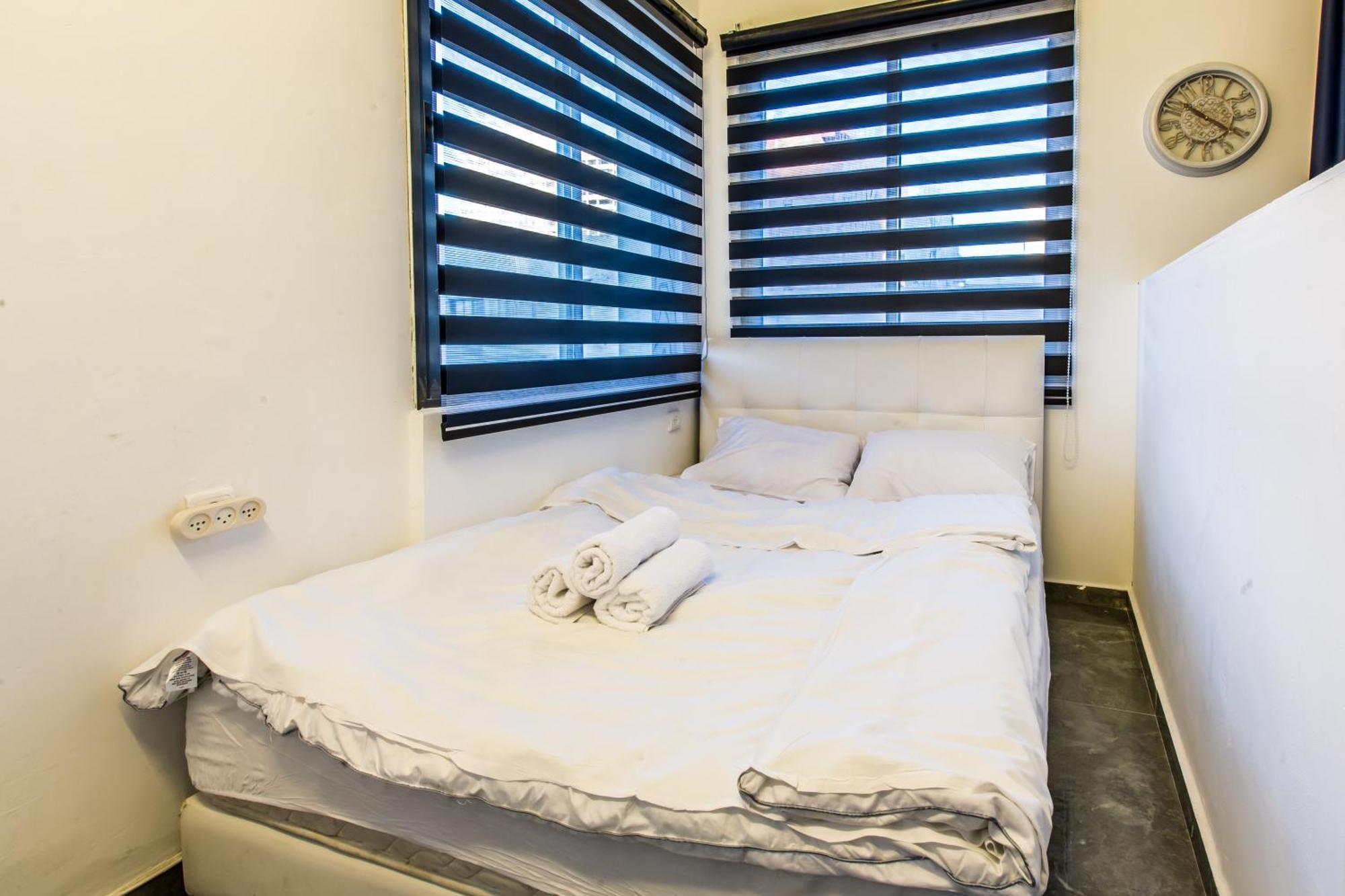 Sunset Beach Apartments Tel Aviv Esterno foto