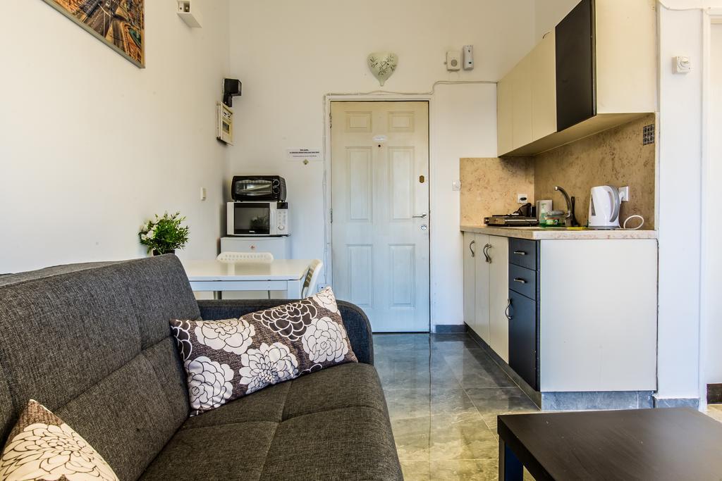 Sunset Beach Apartments Tel Aviv Esterno foto